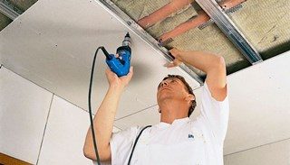 Обшивка потолка квартиры в Набережных Челнах