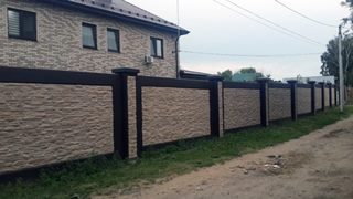 Монолитный забор из бетона